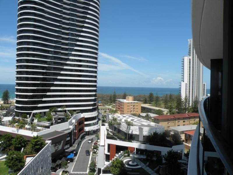 4 Charles Avenue, Broadbeach QLD 4218