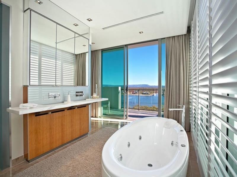 Penthouse/2 Ephraim Island, Paradise Point QLD 4216
