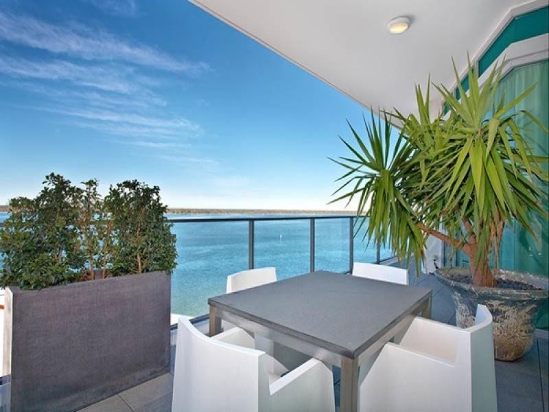 Penthouse/2 Ephraim Island, Paradise Point QLD 4216