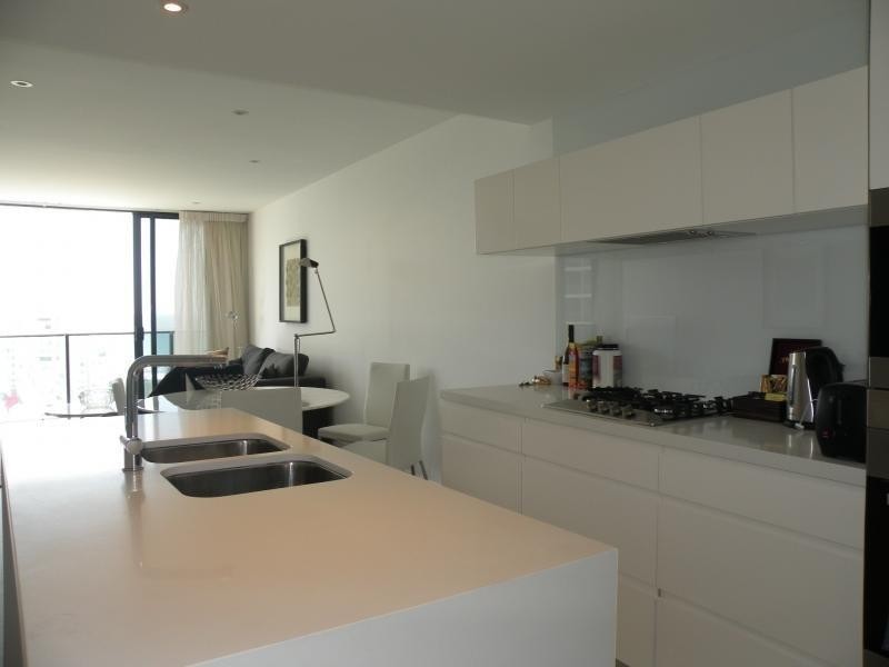 21504/4 Charles Avenue, Broadbeach QLD 4218