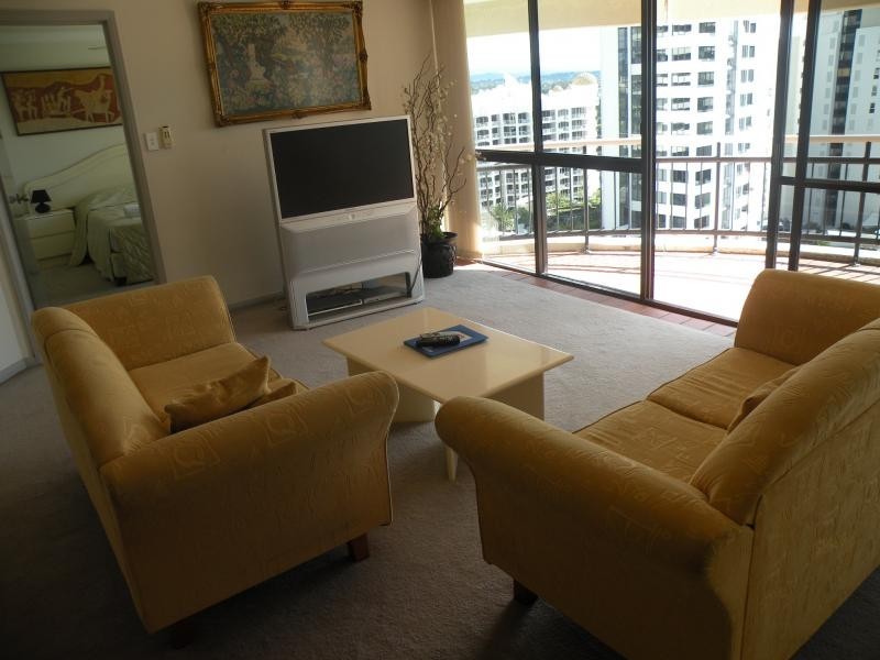 142/15 Victoria Ave, Broadbeach QLD 4218