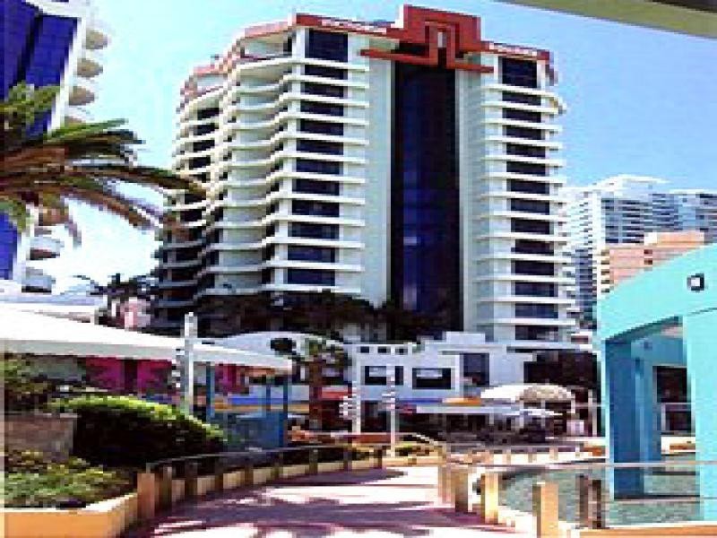 142/15 Victoria Ave, Broadbeach QLD 4218