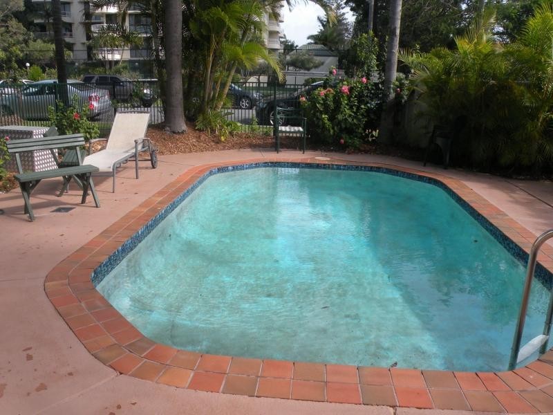 4/13 Federation Avenue, Broadbeach QLD 4218