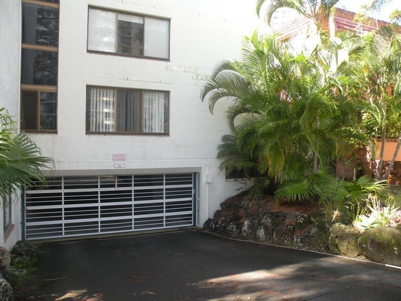 4/13 Federation Avenue, Broadbeach QLD 4218