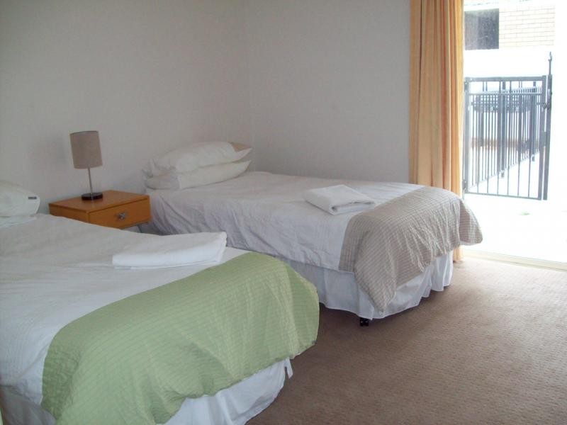 1A/25 Dudley Street, Mermaid Beach QLD 4218