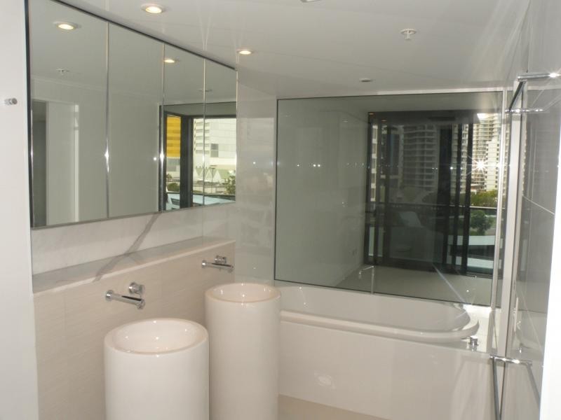 20805/4 Charles Avenue, Broadbeach QLD 4218