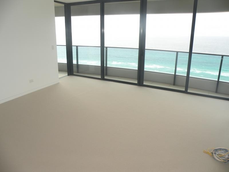 2205/1  ORACLE Charles Ave, Broadbeach QLD 4218