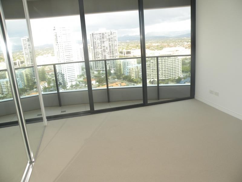2205/1  ORACLE Charles Ave, Broadbeach QLD 4218