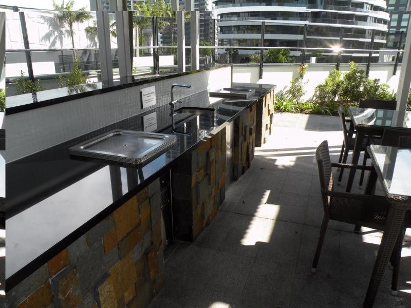 2205/1  ORACLE Charles Ave, Broadbeach QLD 4218