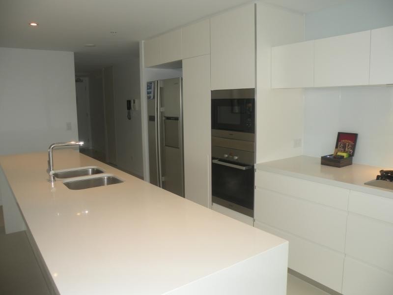 2501/1 ORACLE Charles Ave, Broadbeach QLD 4218
