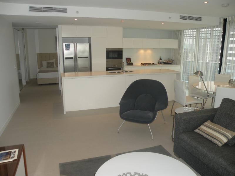 2501/1 ORACLE Charles Ave, Broadbeach QLD 4218