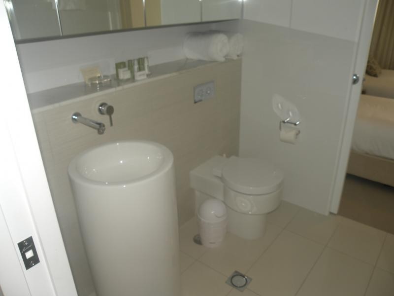 2501/1 ORACLE Charles Ave, Broadbeach QLD 4218