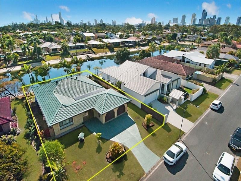 19 Delungra, Broadbeach Waters QLD 4218