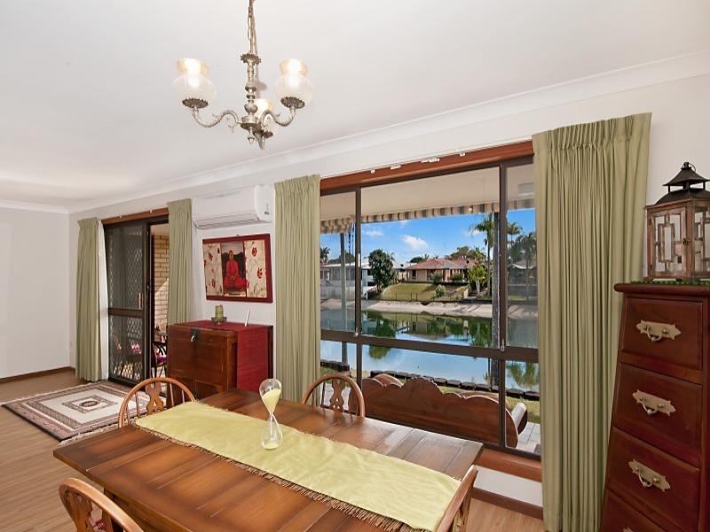 19 Delungra, Broadbeach Waters QLD 4218