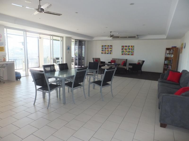 15/2894 Gold  Coast Hwy, Broadbeach QLD 4218