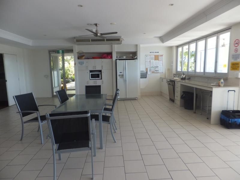 15/2894 Gold  Coast Hwy, Broadbeach QLD 4218