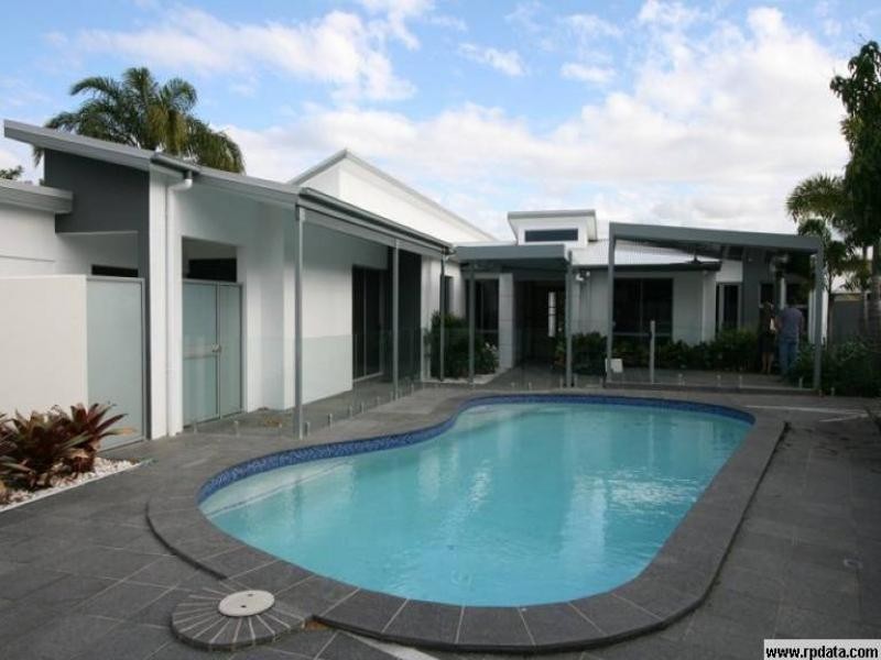 10  Marbella Drive, Benowa Waters QLD 4217