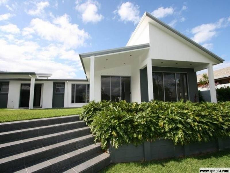 10  Marbella Drive, Benowa Waters QLD 4217