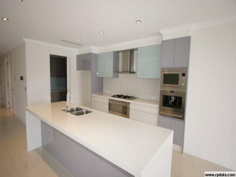 10  Marbella Drive, Benowa Waters QLD 4217