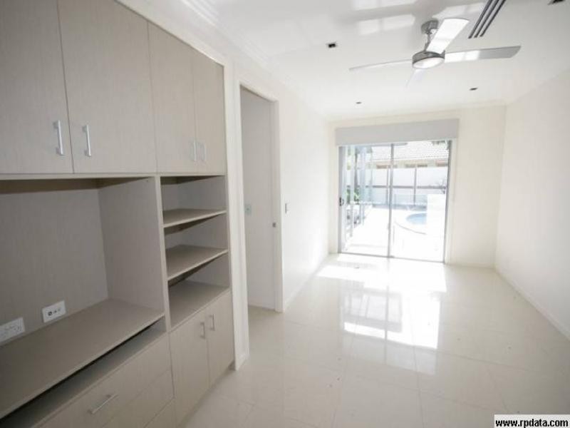 10  Marbella Drive, Benowa Waters QLD 4217