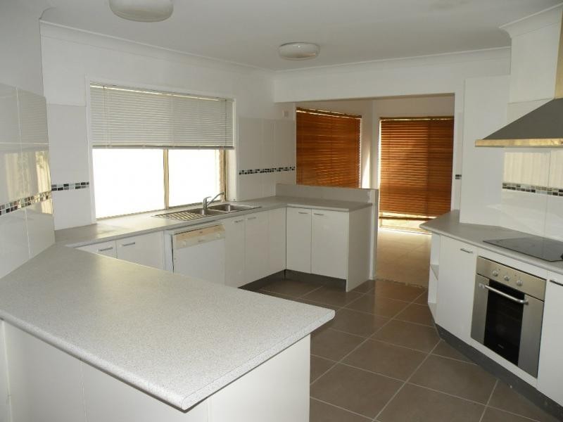 12 Bowmore Crt, Merrimac QLD 4226