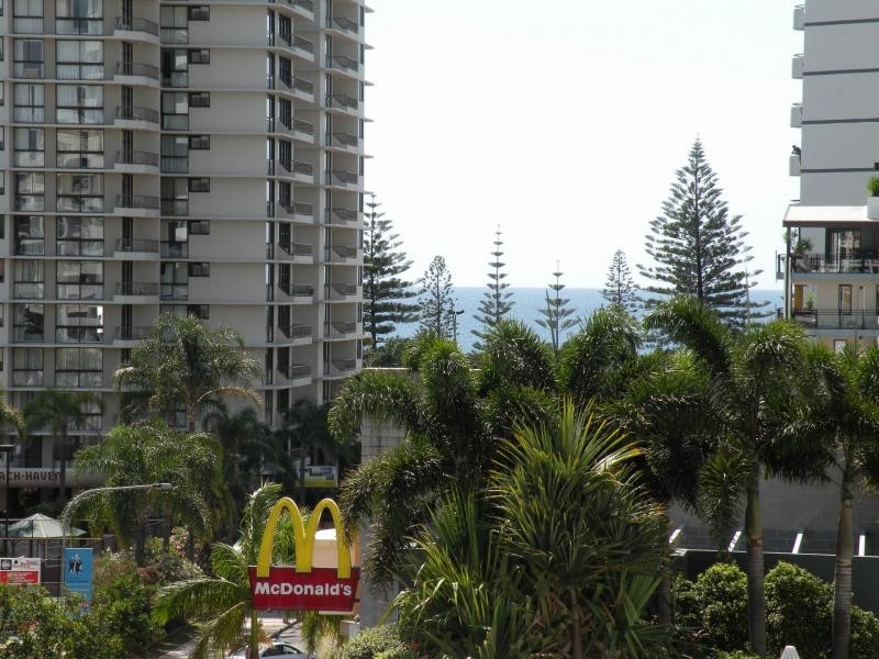 1507/90 Surf Parade, Broadbeach QLD 4218
