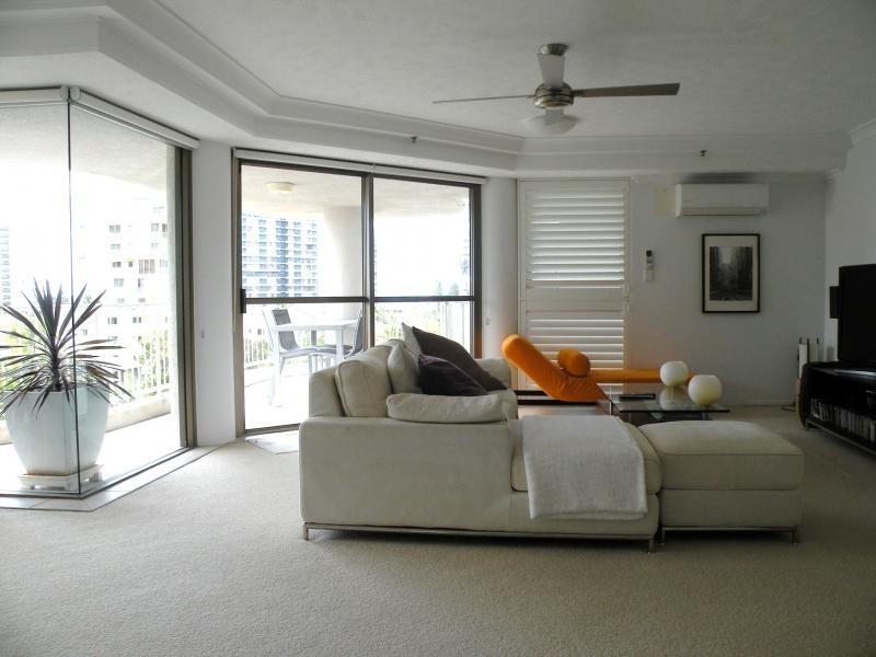 10/20 Cronin Avenue, Main Beach QLD 4217