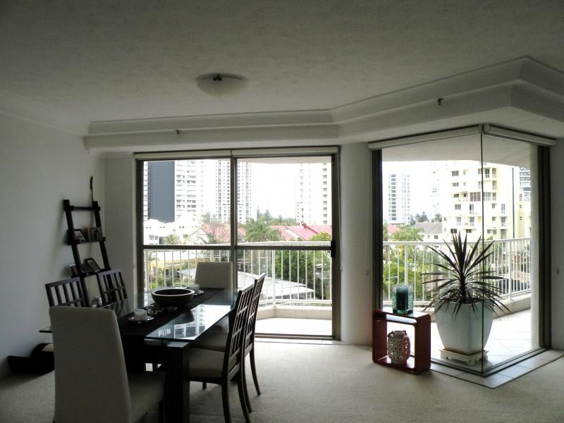 10/20 Cronin Avenue, Main Beach QLD 4217