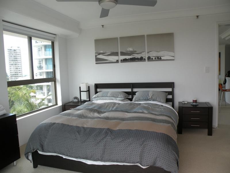 10/20 Cronin Avenue, Main Beach QLD 4217