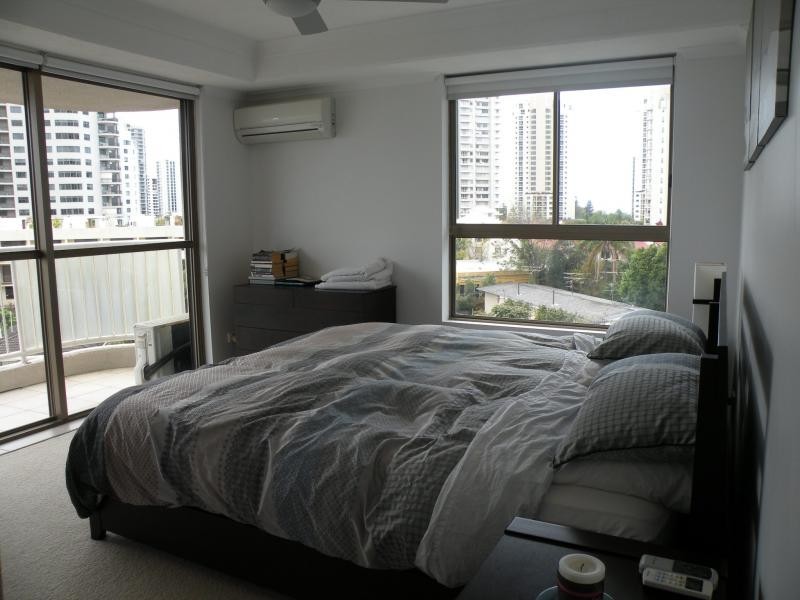 10/20 Cronin Avenue, Main Beach QLD 4217