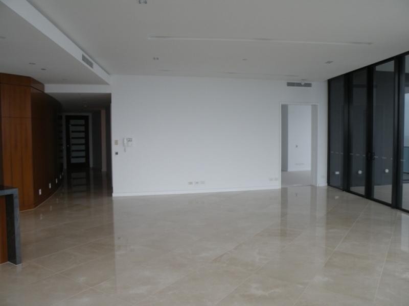 Oracle Penthouse/4 Charles Avenue, Broadbeach QLD 4218
