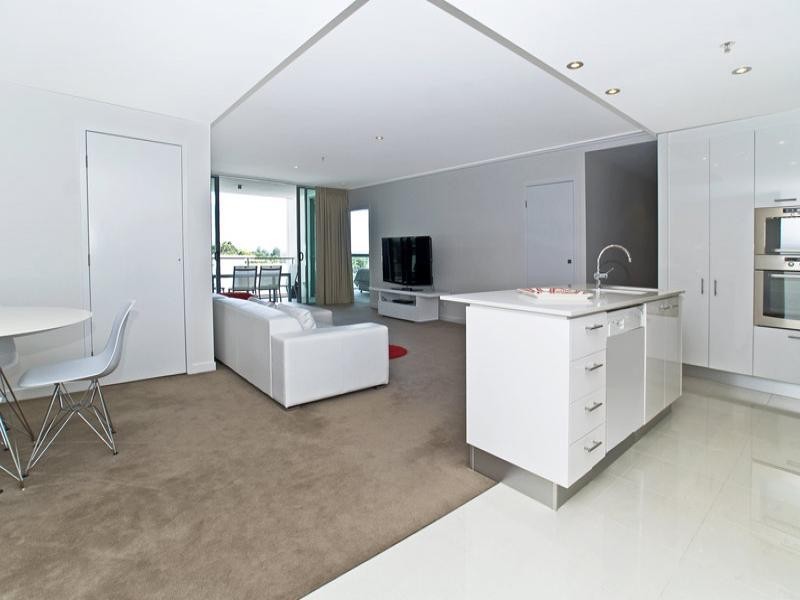 1403/33 TE Peters Drv, Broadbeach QLD 4218