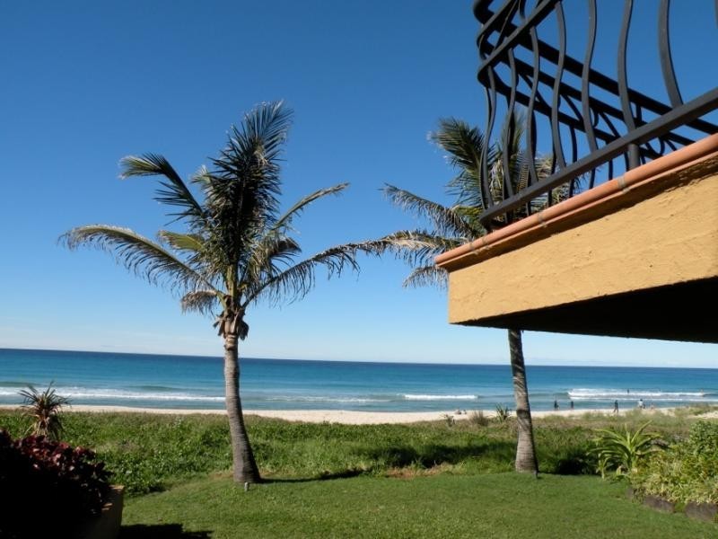 67 Hedges Avenue, Mermaid Beach QLD 4218