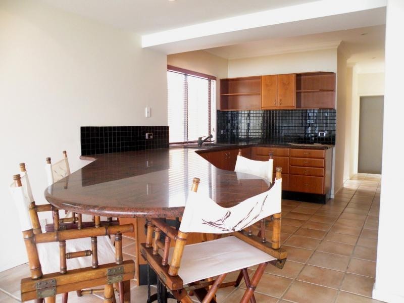 67 Hedges Avenue, Mermaid Beach QLD 4218