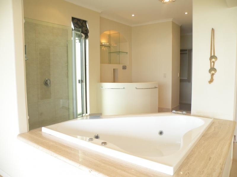 67 Hedges Avenue, Mermaid Beach QLD 4218