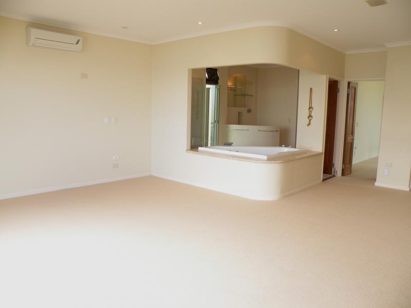 67 Hedges Avenue, Mermaid Beach QLD 4218