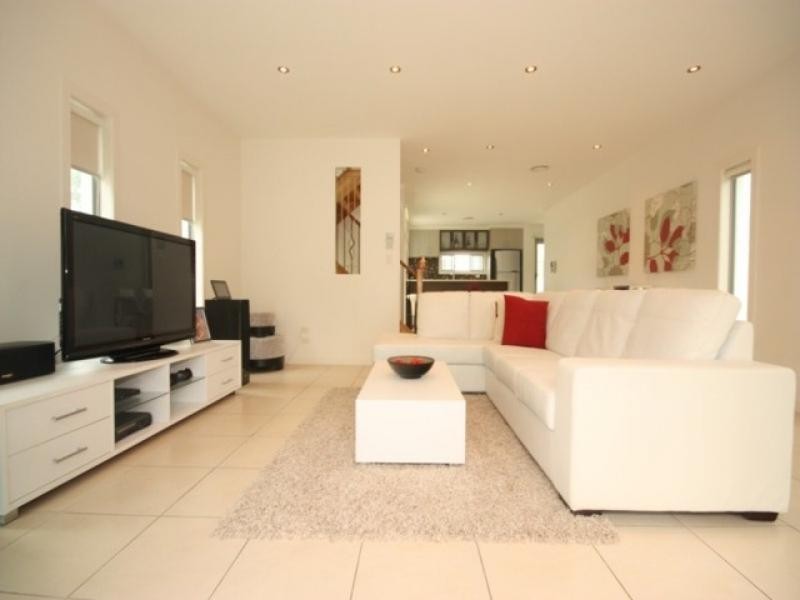 4 Bardon Avenue, Miami QLD 4220