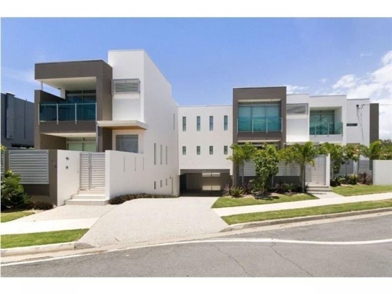 4 Bardon Avenue, Miami QLD 4220