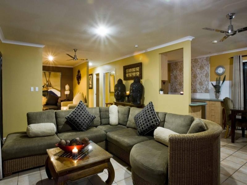 38 T E Peters Drive, Broadbeach Waters QLD 4218