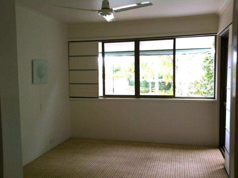 1/9 Freyburg Street, Sorrento QLD 4217