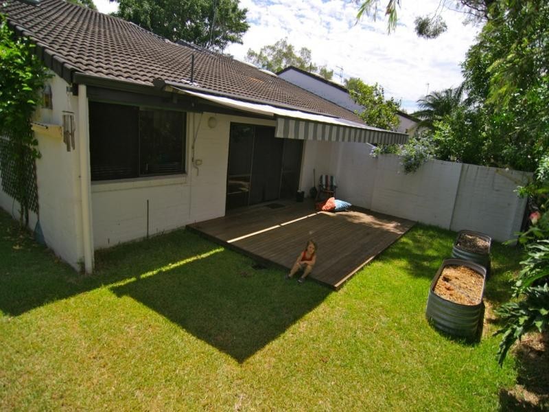 1/9 Freyburg Street, Sorrento QLD 4217