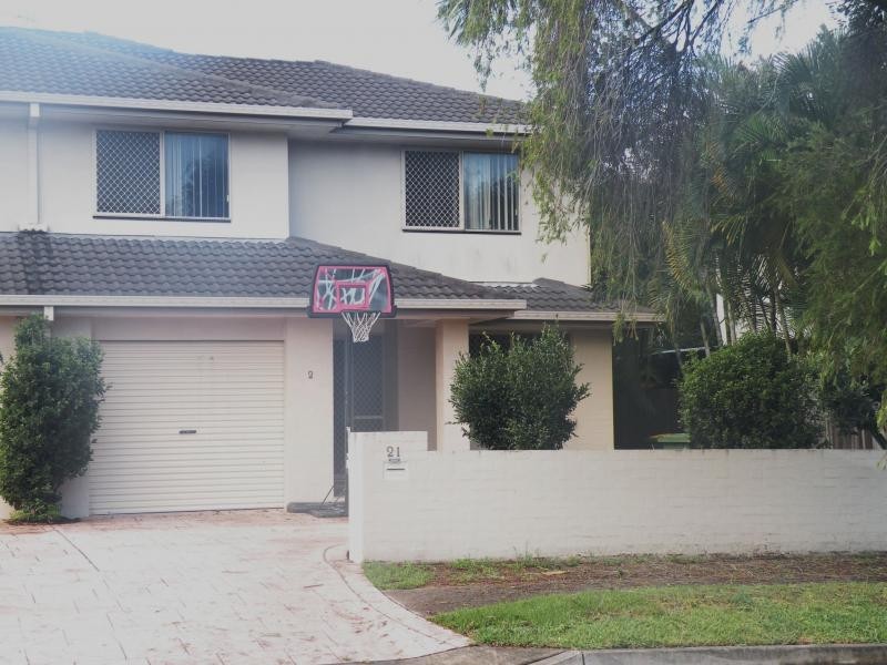 2/21 Central Street, Labrador QLD 4215