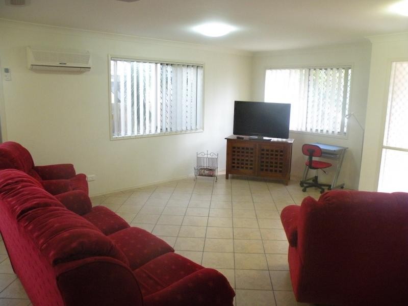 2/21 Central Street, Labrador QLD 4215