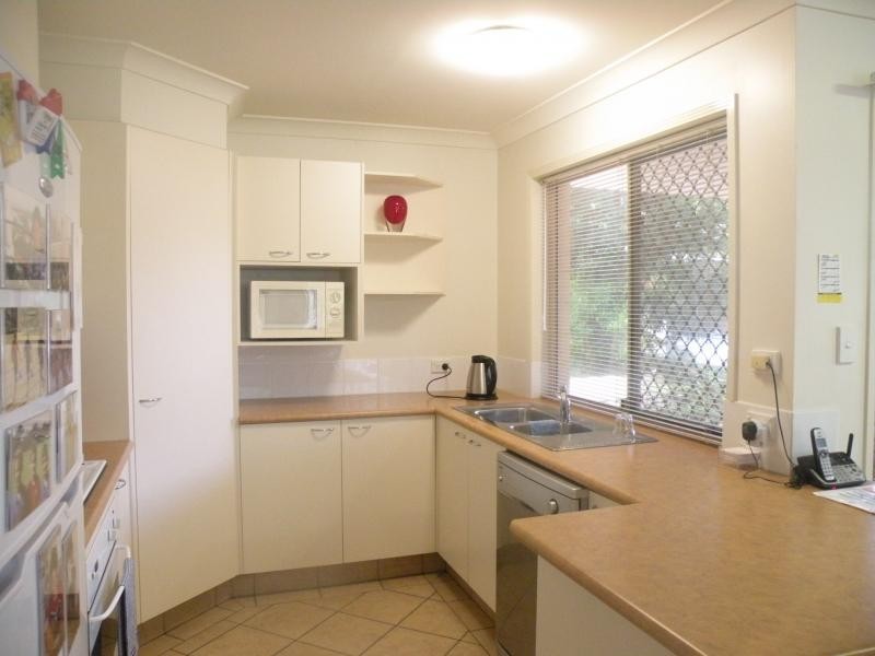 2/21 Central Street, Labrador QLD 4215