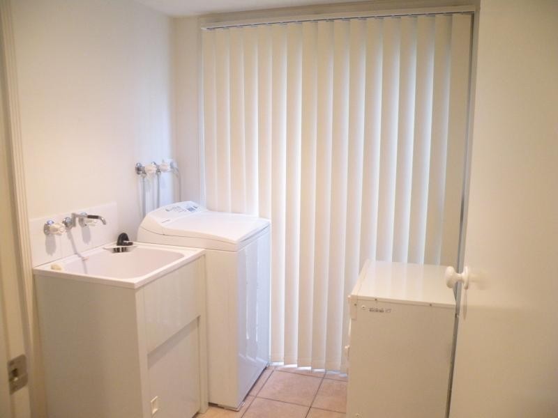 2/21 Central Street, Labrador QLD 4215