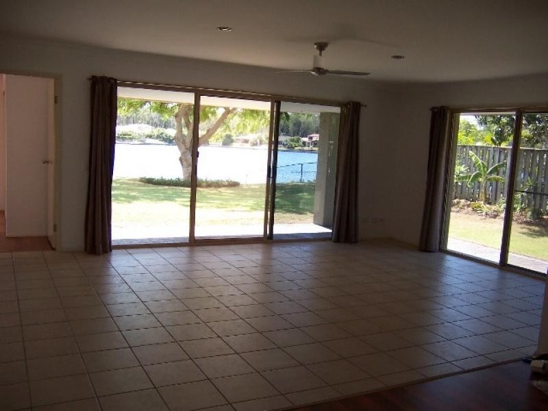 25 Lefroy Dve (Lakehouse), Coombabah QLD 4216