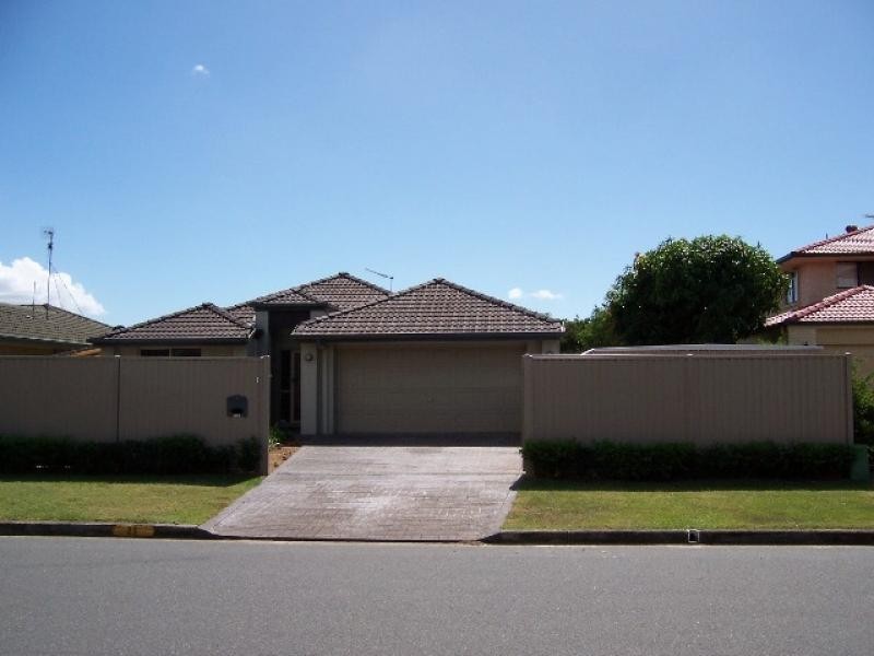 25 Lefroy Dve (Lakehouse), Coombabah QLD 4216