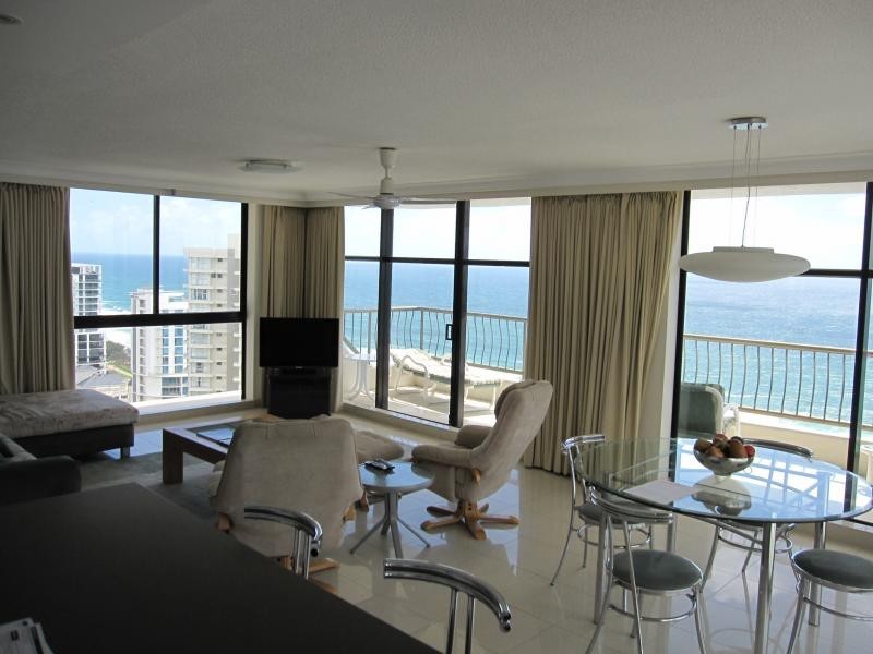 26a/1 albert ave, Broadbeach QLD 4218