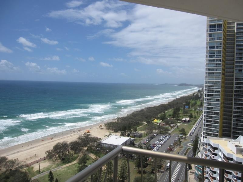 26a/1 albert ave, Broadbeach QLD 4218