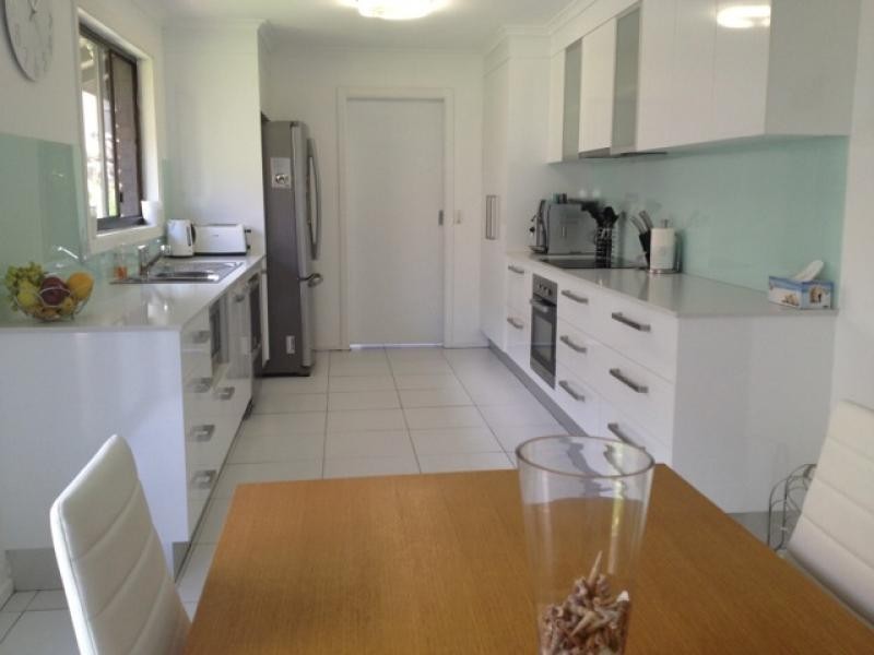 2 Tibor, Ashmore QLD 4214